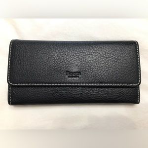 Medium Trifold clutch tribe Roots